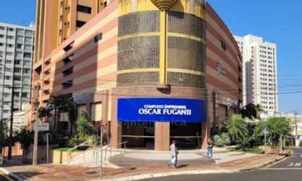 Sala comercial à Venda no Complexo Empresarial Fuganti na Região Central