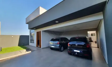 Casa à venda na Região Central de Ibiporã com 3 Dormitórios sendo 1 Suíte
