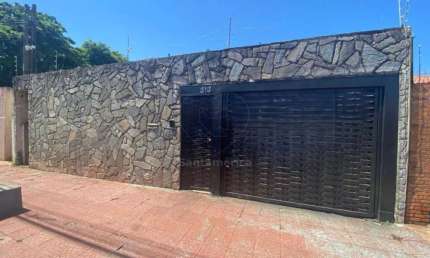 Casa à venda no Jardim Tarumã com 3 Dormitórios, sendo 1 Suíte