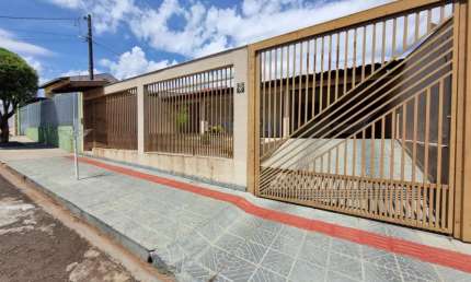 Casa à Venda com suíte no bairro Moradias do Cabo Frio