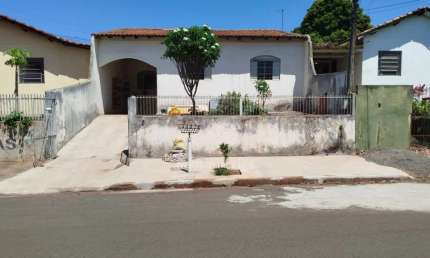 Casa com 3 quartos à venda na Rua Milton Campos, --, Sebastião de Melo César, Londrina
