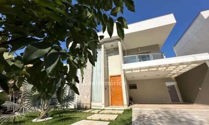 Casa à venda no Condomínio Royal Forest Residence com 3 Suítes