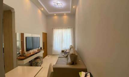 Casa semi mobiliada para locação  com 3 quartos sendo 1 suíte na região Leste de Londrina