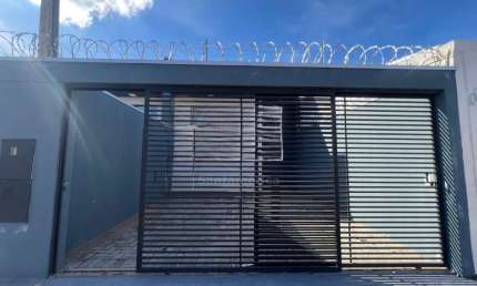 Casa Geminada para Locação com 3 Quartos no Jardim Nações Unidas na Região Leste