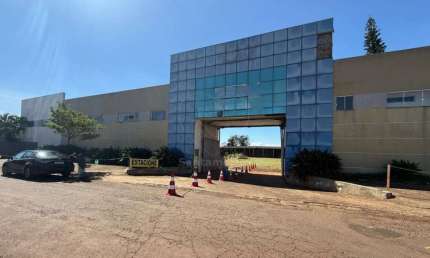 Barracão comercial para venda e locação próximo ao Parque Ney Braga em Londrina