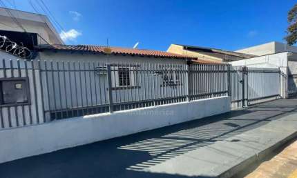 Casa para alugar no Bairro Aurora com 4 quartos, sendo 2 suítes na Região Sul de Londrina