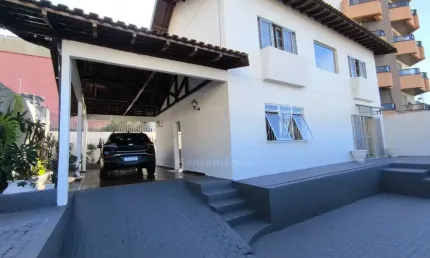 Sobrado Comercial para venda Próximo à Higienópolis e ao Centro de Londrina