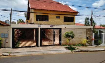 Casa Comercial para Venda e Aluguel no Jardim Quebec - Região Central de Londrina