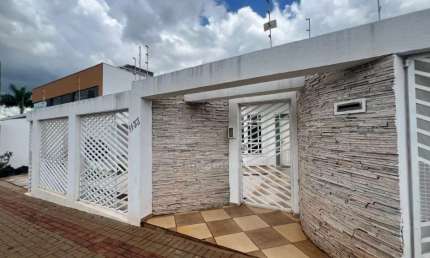 Casa Comercial para alugar no Bairro Tucanos, Região Sul de Londrina com 3 Salas