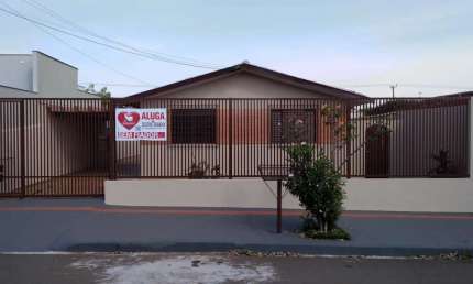 Casa para alugar no Jardim São Pedro com 3 Quartos na região Leste de Londrina, próximo à Avenida dos Pioneiros