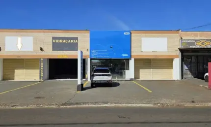Sala comercial para alugar na Avenida São João, região Leste de Londrina, com 90m²