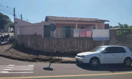 Casa à Venda na Região Norte Com Casa no Fundos e 3 Quartos