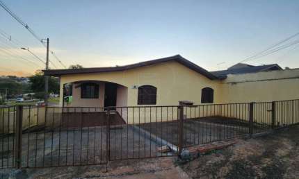 Casa para venda e locação com 2 quartos e vaga de garagem, Região Norte