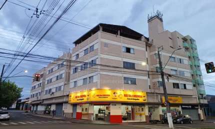 Apartamento à Venda no Edifício Marumby - 2 Quartos no Centro, Perto do Shopping Royal!