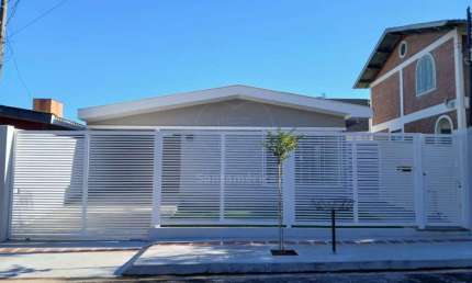 Casa comercial para alugar próximo ao AREL com 3 quartos sendo 1 suíte na Região Central de Londrina