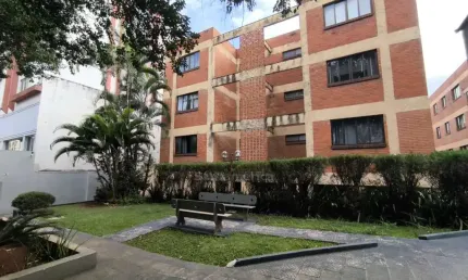 Apartamento à venda no Edifício Santa Maria com 3 quartos sendo 1 suíte no Centro de Londrina