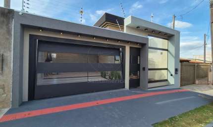 Casa à venda no bairro Alexandre Urbanas com 3 quartos sendo 1 suíte na Região Leste de Londrina