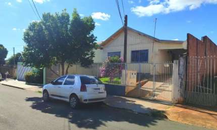 Casa à venda no bairro Santos Dumont com 3 quartos na Região Leste de Londrina