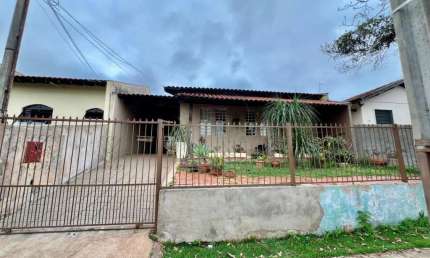 Casa para Locação no Bairro Carnascialli com 3 Quartos e Churrasqueira