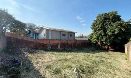 Terreno ZC-3 à venda com 360 m² à venda no bairro Aeroporto em Londrina