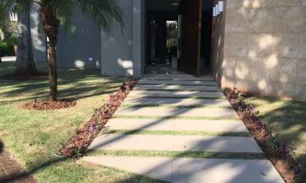 Casa de Alto Padrão para Locação no Royal Tennis com 4 Suítes e 2 Cozinhas