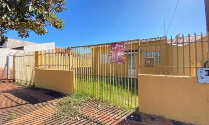 Casa com Edícula à Venda no Residencial Abussafe com 2 quartos
