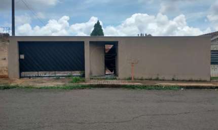 Casa com 4 quartos para alugar na Rua Carvalho, --, Leonor, Londrina