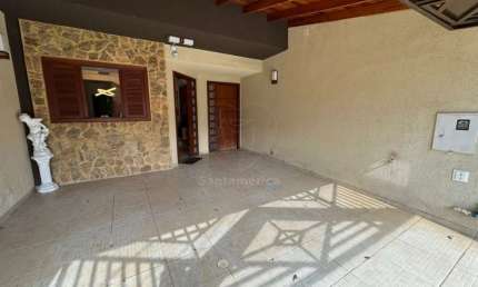 Casa para Alugar no Jardim Tarumã com 3 Quartos sendo 1 Suíte na Região Leste de Londrina