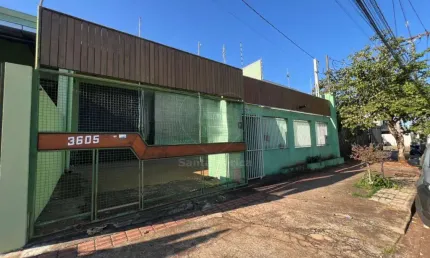 Barracão para Locação na Avenida São João com Cozinha e 2 Banheiros