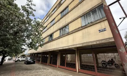 Apartamento no Edifício Janete para Venda e Locação com 3 quartos