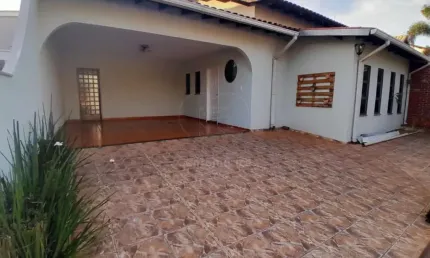 Casa com 4 dormitórios para alugar na Região Oeste de Londrina, Próximo da Avenida Maringá