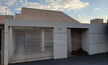 Casa para Alugar na região Oeste com 3 Quartos e Churrasqueira