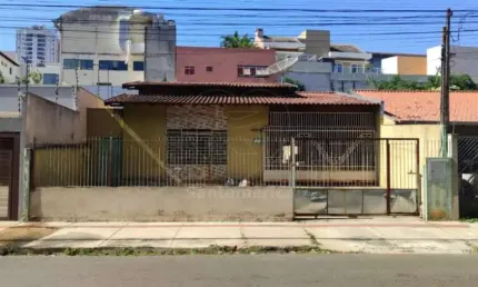 Casa à venda com 3 quartos e piscina na Zona Oeste de Londrina
