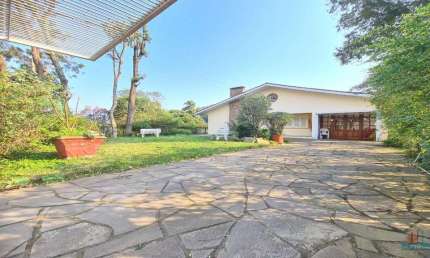 Casa com 3 quartos para alugar no São Luiz, Caxias do Sul  por R$ 5.500