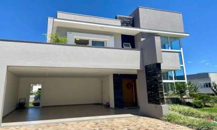 Casa em condomínio fechado com 3 quartos à venda na Nossa Senhora da Saúde, Caxias do Sul  por R$ 2.850.000