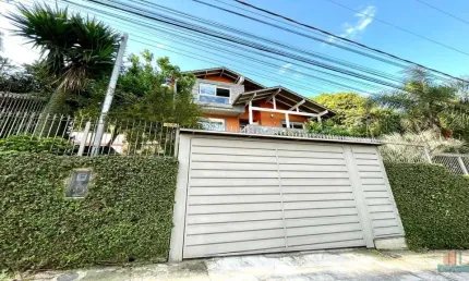 Casa com 3 quartos à venda na Bela Vista, Caxias do Sul  por R$ 2.490.000