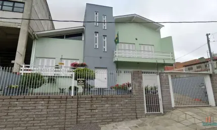 Casa com 3 quartos à venda no sanvitto, caxias do sul  por r$ 750.000