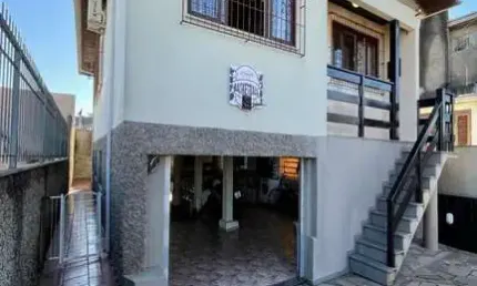 Casa com 3 quartos à venda no Salgado Filho, Caxias do Sul  por R$ 498.000