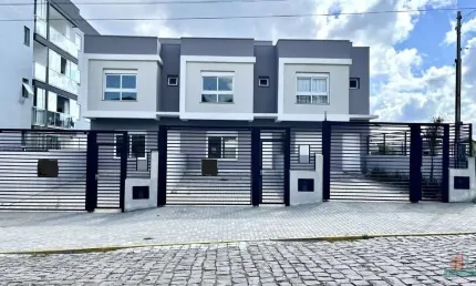Casa com 3 quartos à venda no São Luiz, Caxias do Sul  por R$ 605.000