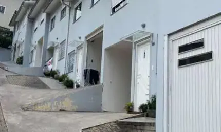 Casa com 3 quartos à venda no Charqueadas, Caxias do Sul  por R$ 402.800