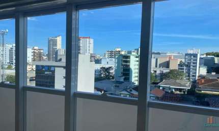 Sala comercial para alugar na Avenida Itália, 277, São Pelegrino, Caxias do Sul por R$ 1.980