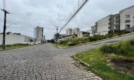 Terreno à venda na Rua Honeyde Bertussi, Nossa Senhora da Saúde, Caxias do Sul por R$ 1.200.000