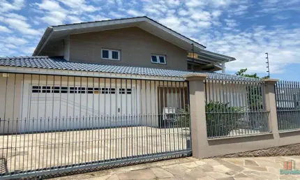 Casa com 3 quartos à venda no Esplanada, Caxias do Sul  por R$ 1.800.000