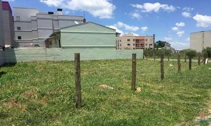 Terreno à venda na Rua Pedro Luiz Pessuto, 62, São Victor COHAB, Caxias do Sul por R$ 250.000