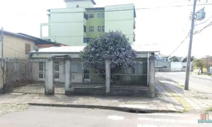 Casa com 3 quartos à venda no Marechal Floriano, Caxias do Sul  por R$ 700.000