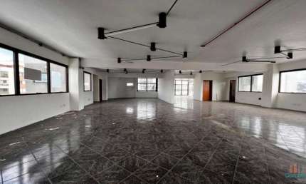Sala comercial à venda na Avenida Júlio de Castilhos, 2773, São Pelegrino, Caxias do Sul por R$ 1.000.000