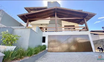 Casa com 4 quartos à venda no Vinhedos, Caxias do Sul  por R$ 1.450.000