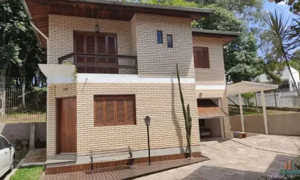 Casa com 3 quartos à venda no Petrópolis, Caxias do Sul  por R$ 510.000