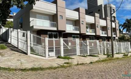 Casa com 3 quartos à venda na Rua Fioravante Miranda, 573, Colina Sorriso, Caxias do Sul por R$ 734.900