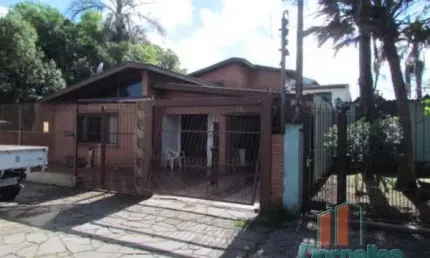 Casa com 5 quartos à venda no Salgado Filho, Caxias do Sul  por R$ 848.000
